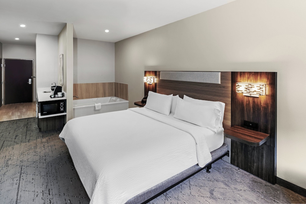 holiday inn express and suites henderson by ihg