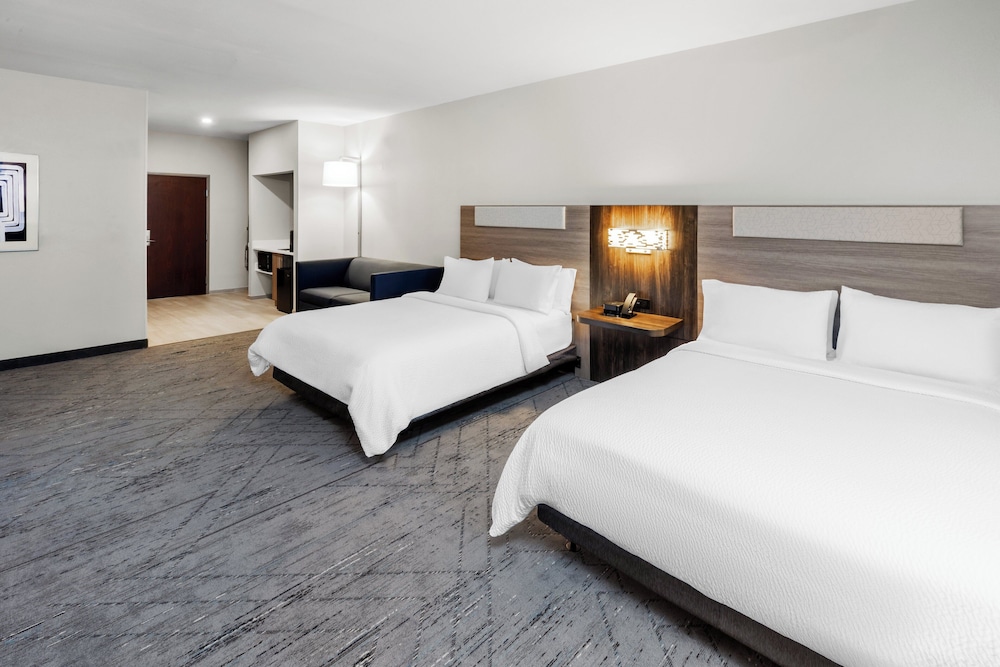 holiday inn express and suites henderson by ihg