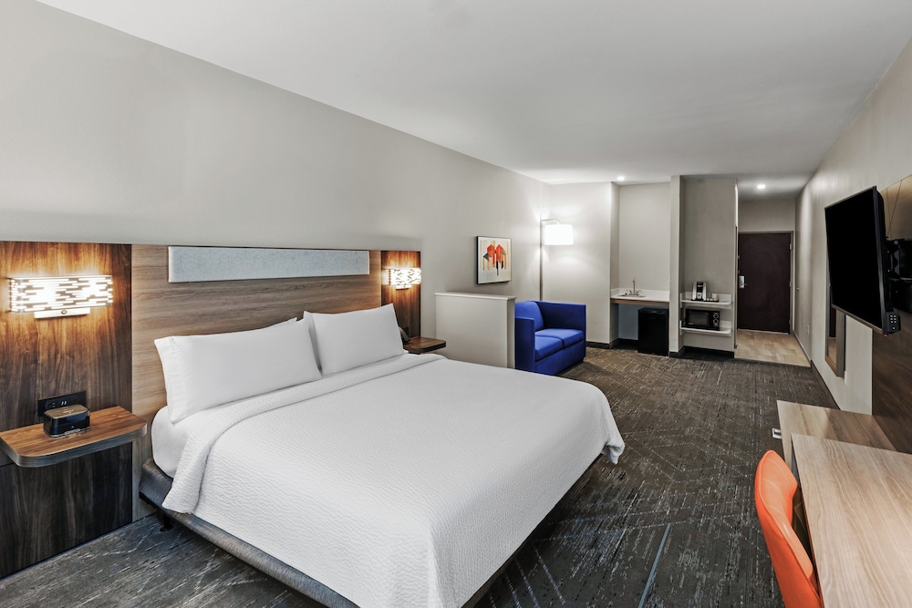 holiday inn express and suites henderson by ihg