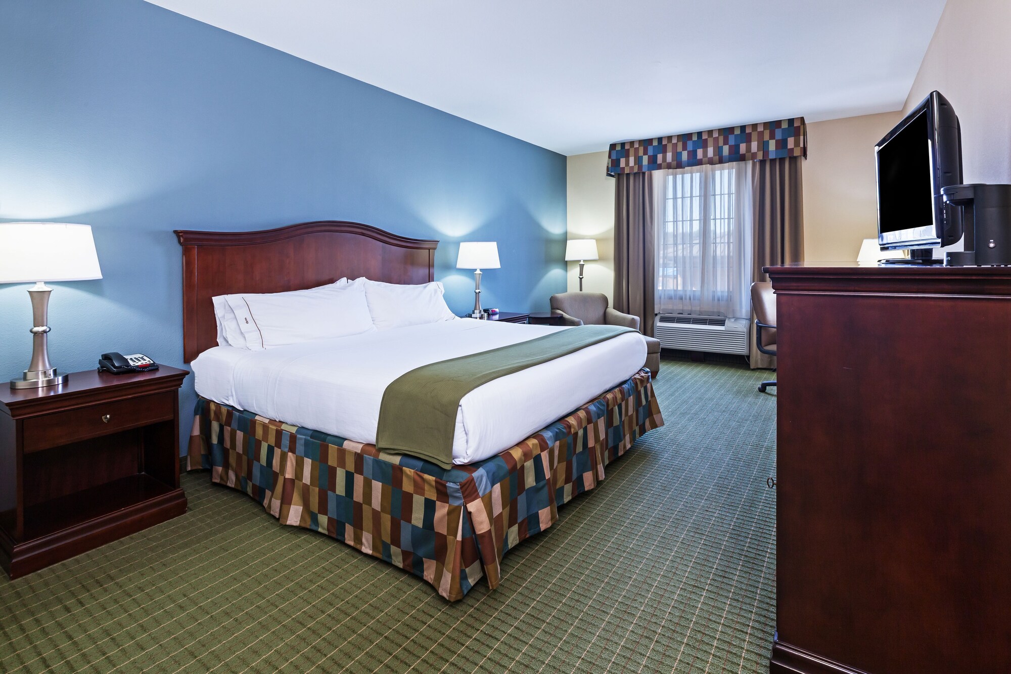 holiday inn express and suites henderson by ihg