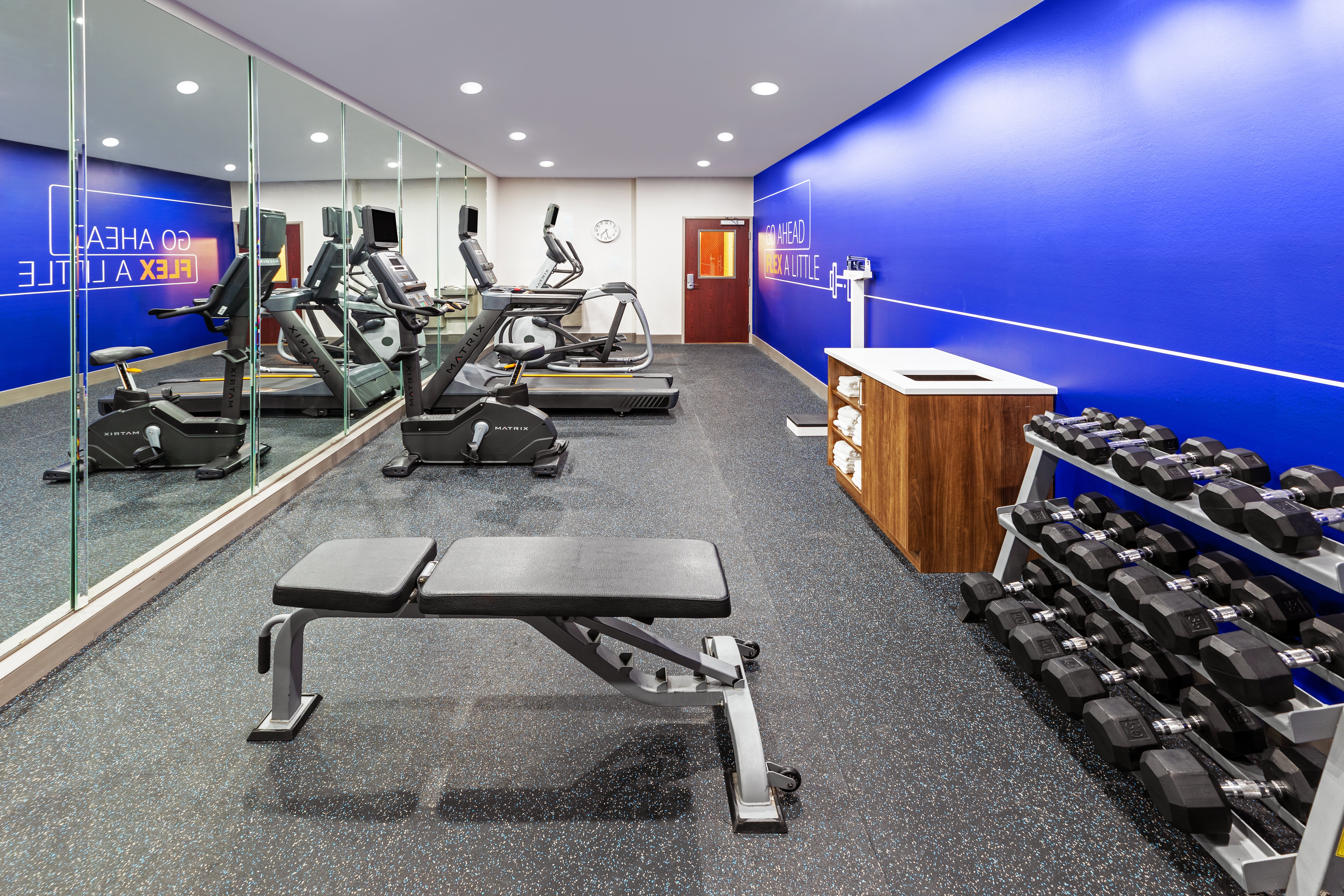 holiday inn express and suites henderson by ihg