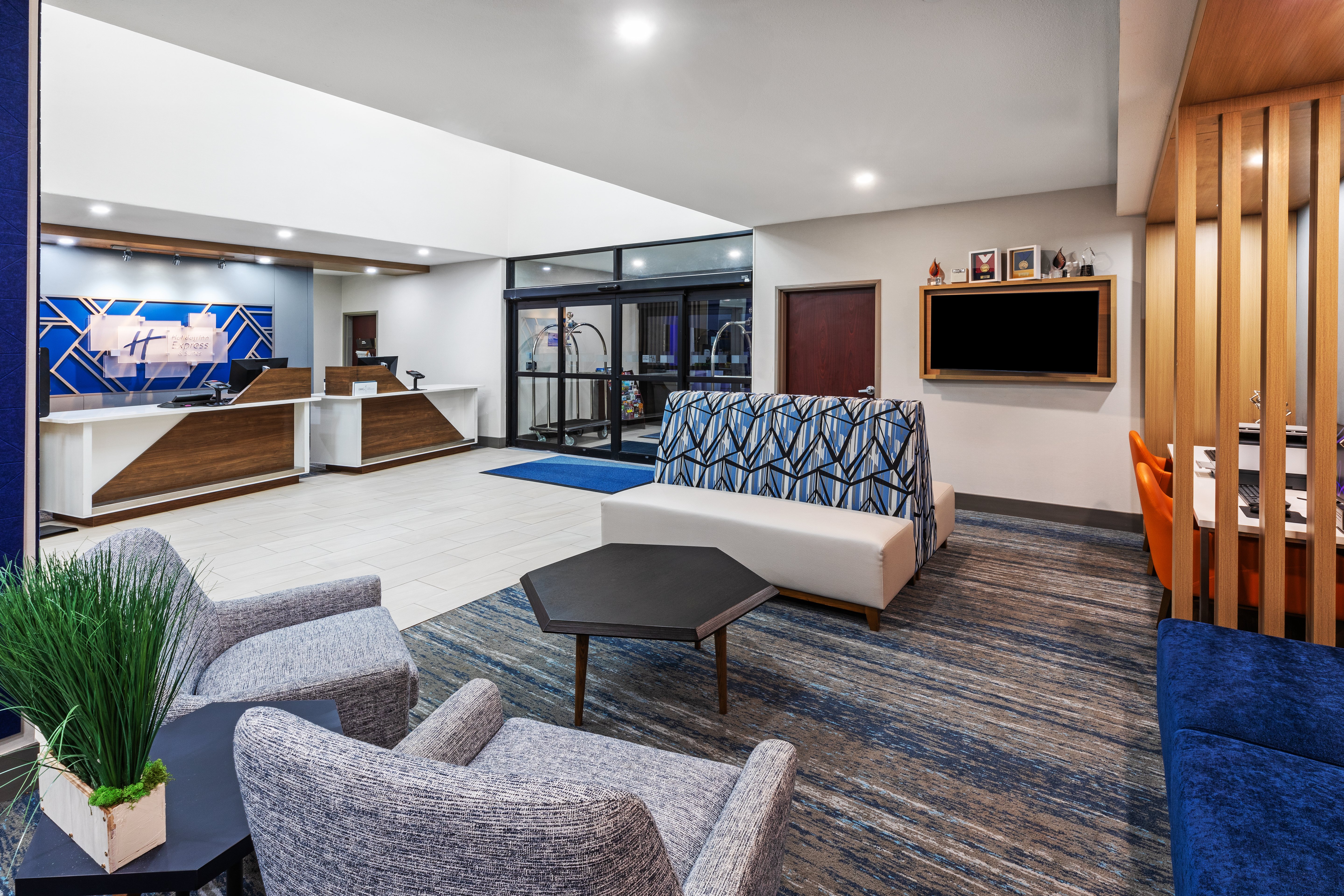 holiday inn express and suites henderson by ihg