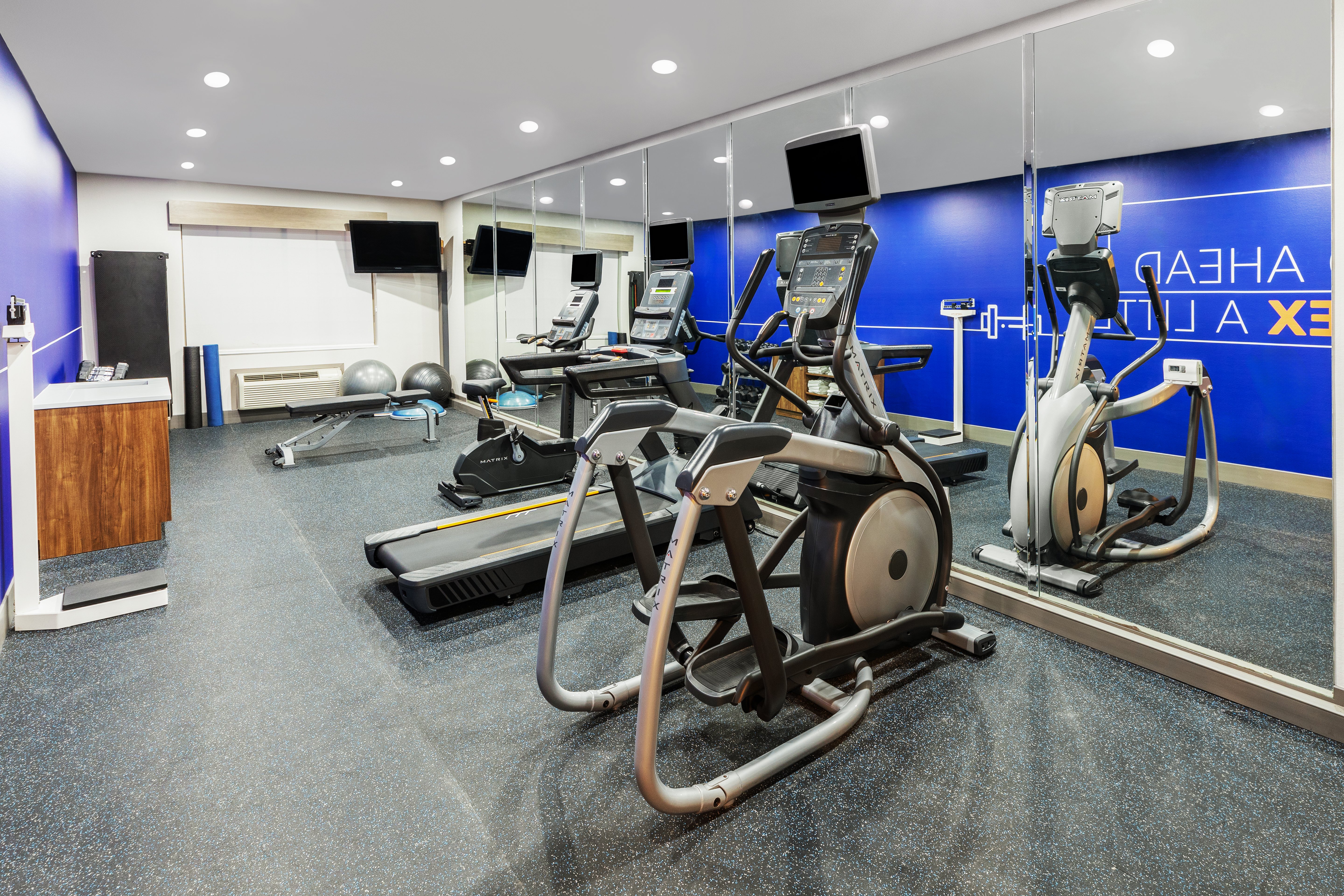 holiday inn express and suites henderson by ihg
