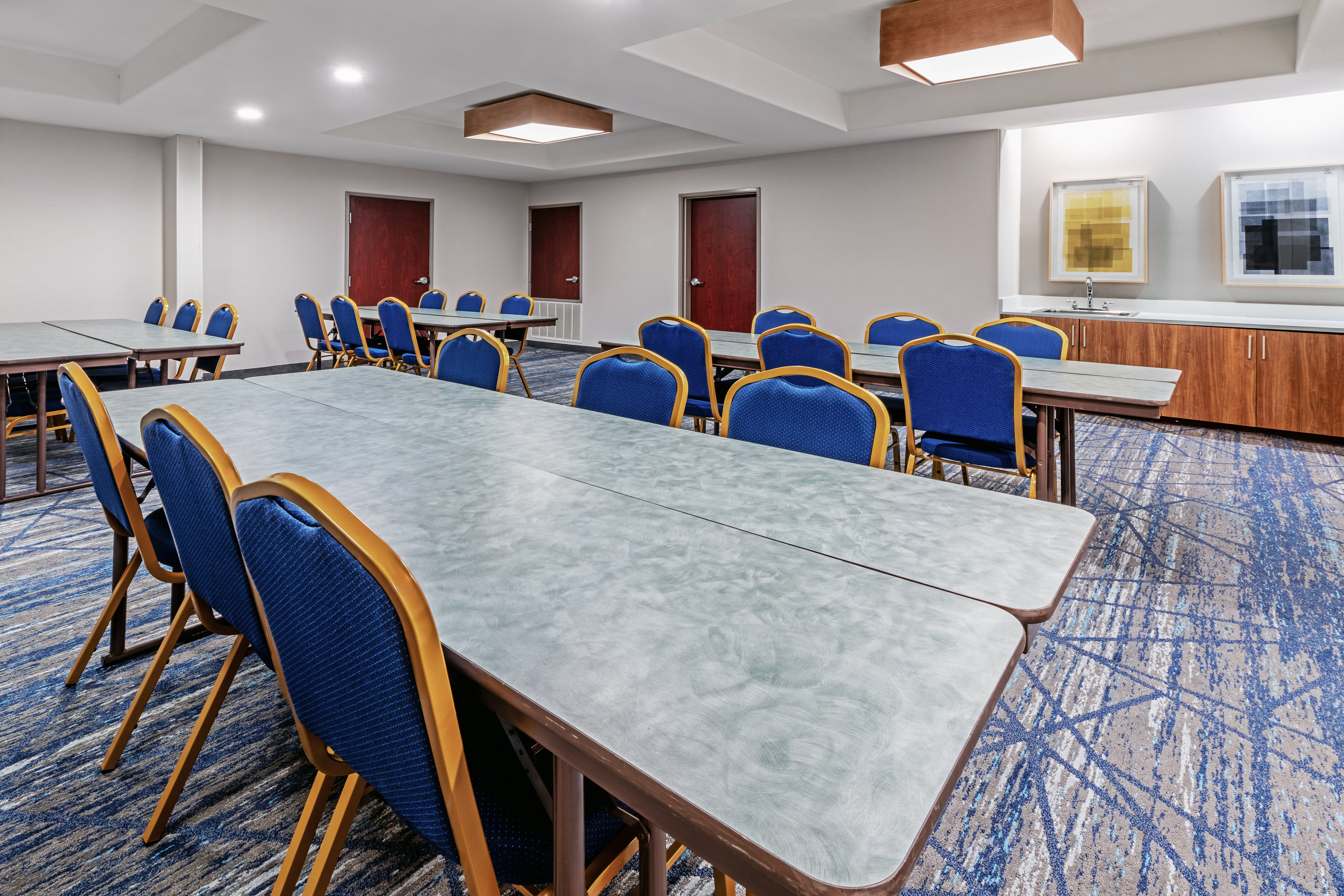 holiday inn express and suites henderson by ihg