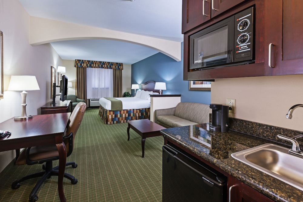 holiday inn express and suites henderson by ihg