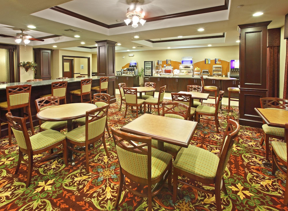holiday inn express and suites henderson by ihg