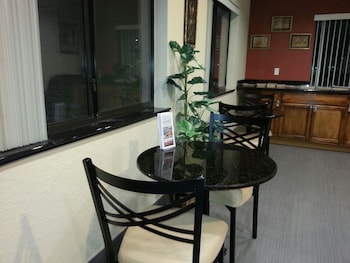 Scottish Inn & Suites,Houston County>>Houston,2 star