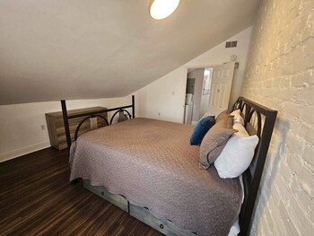 heart of mainstrasse apt 4