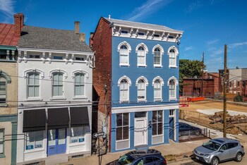 heart of mainstrasse apt 4