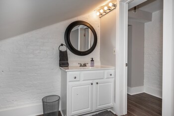 heart of mainstrasse apt 4