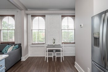 heart of mainstrasse apt 4