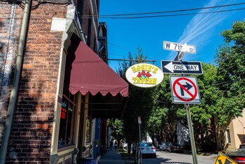 heart of mainstrasse apt 3