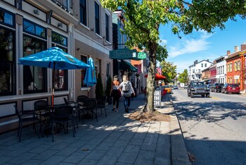 heart of mainstrasse apt 3