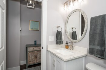 heart of mainstrasse apt 2