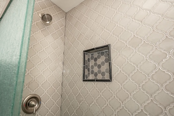 heart of mainstrasse apt 2