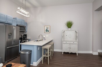 heart of mainstrasse apt 2
