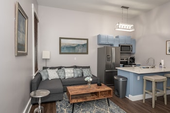 heart of mainstrasse apt 2