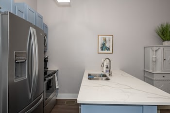 heart of mainstrasse apt 2