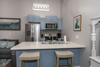 heart of mainstrasse apt 2