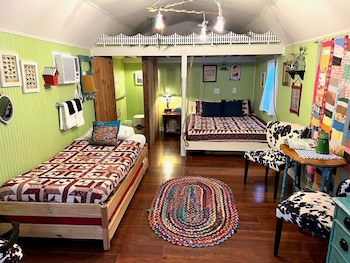 gorgeous stays llc