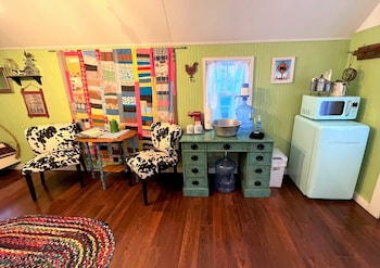 gorgeous stays llc