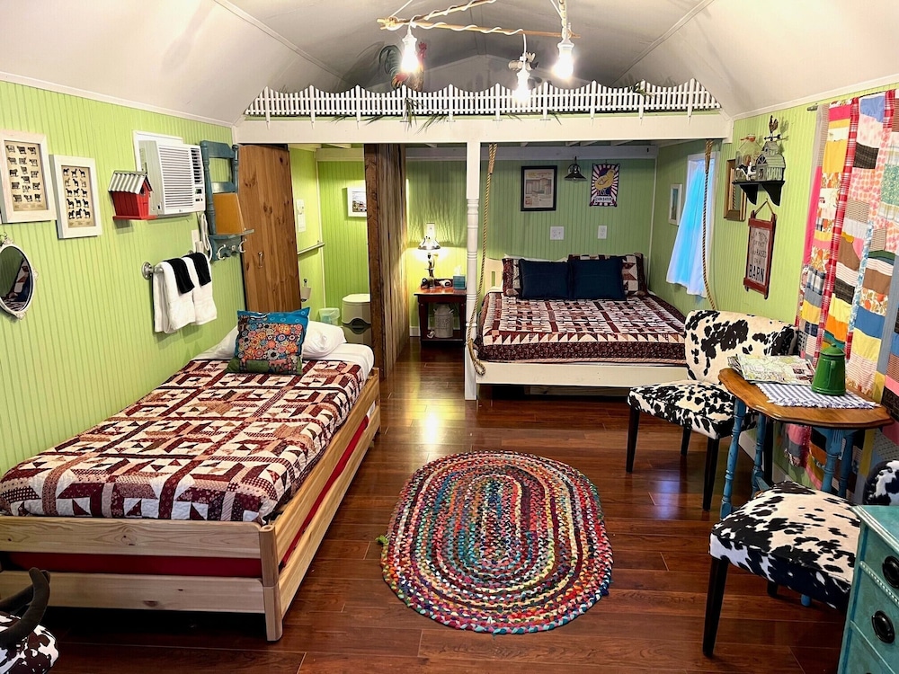 gorgeous stays llc