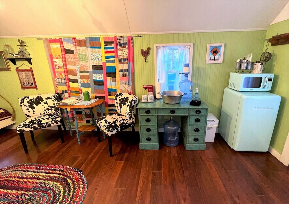 gorgeous stays llc