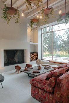 luz culinary wine lodge