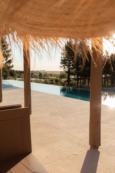 luz culinary wine lodge