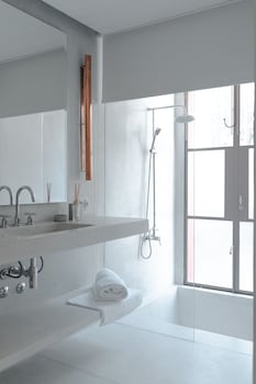 luz culinary wine lodge