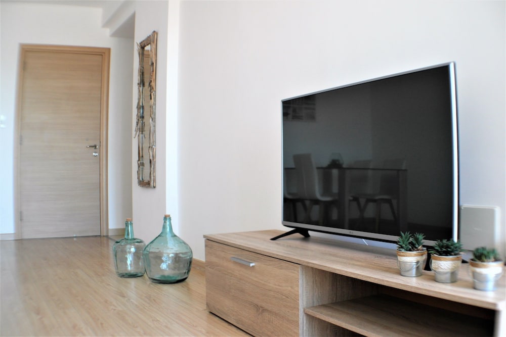 eden beach apartments