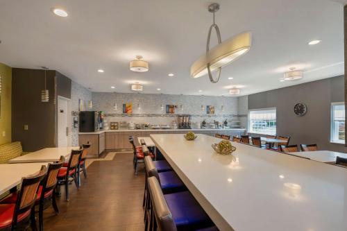 best western hilliard inn and suites