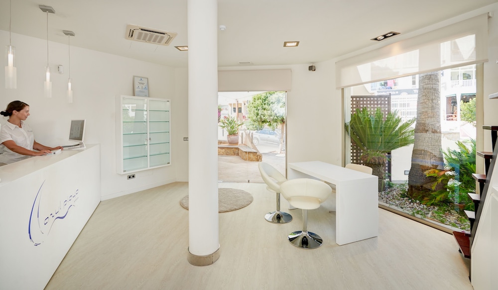 apartamentos azul playa