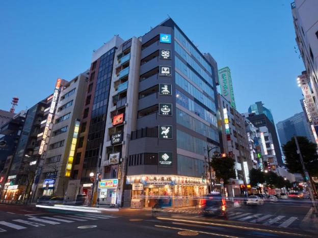 rembrandt cabin and spa shimbashi caters to men