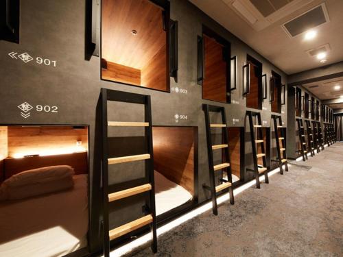 rembrandt cabin and spa shimbashi caters to men