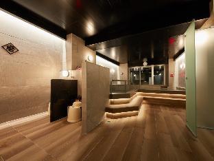 rembrandt cabin and spa shimbashi caters to men