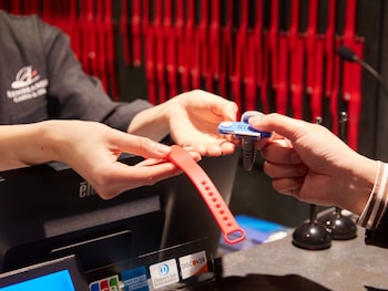 rembrandt cabin and spa shimbashi caters to men