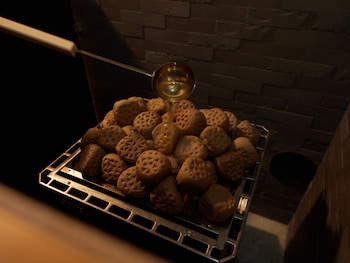 rembrandt cabin and spa shimbashi caters to men