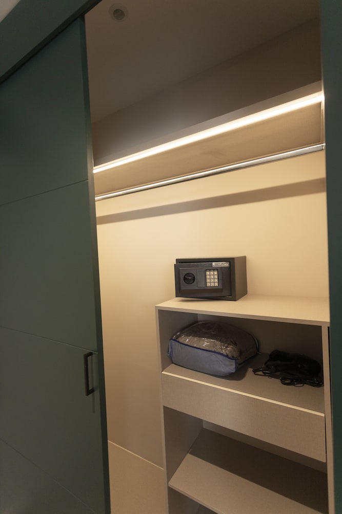 1616 hotel