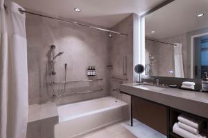hyatt regency baytown houston