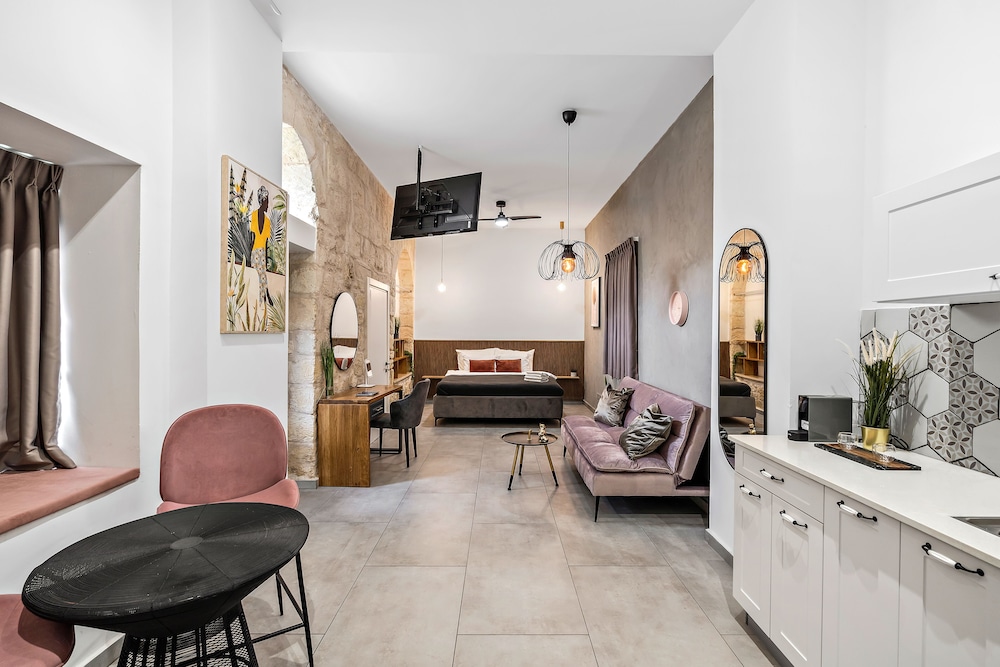 la finca boutique suites old city