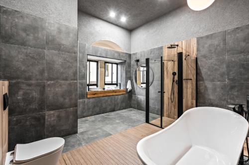 la finca boutique suites old city