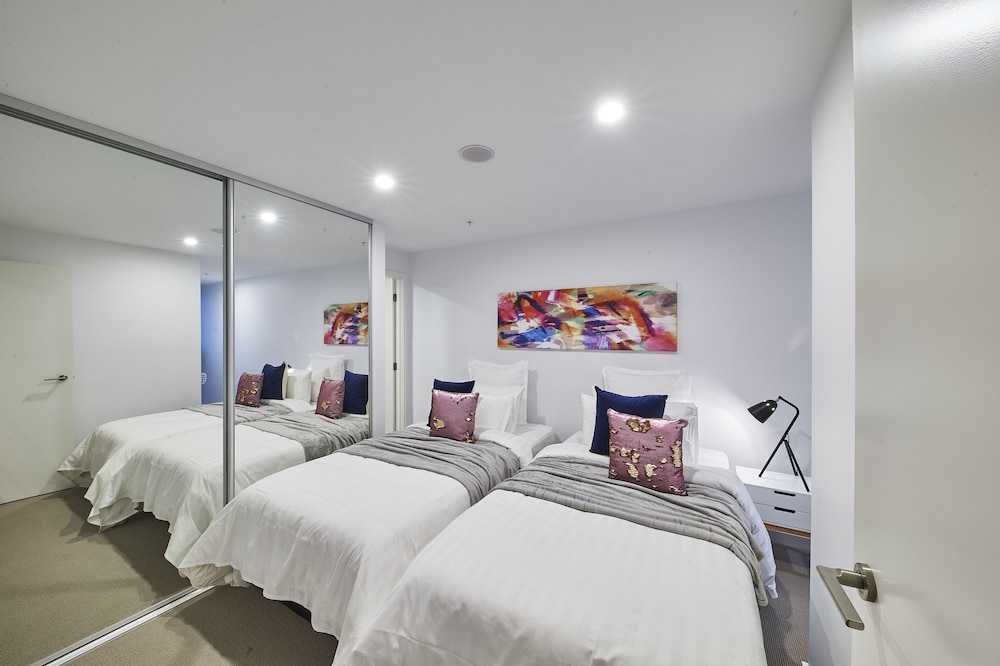 mega style apartments southbank