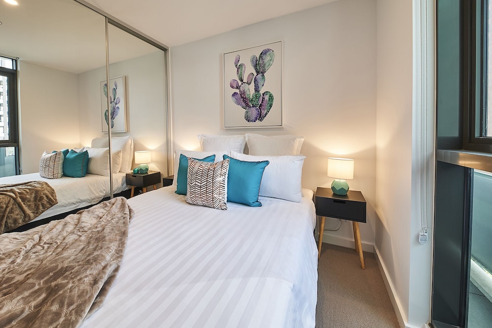mega style apartments southbank