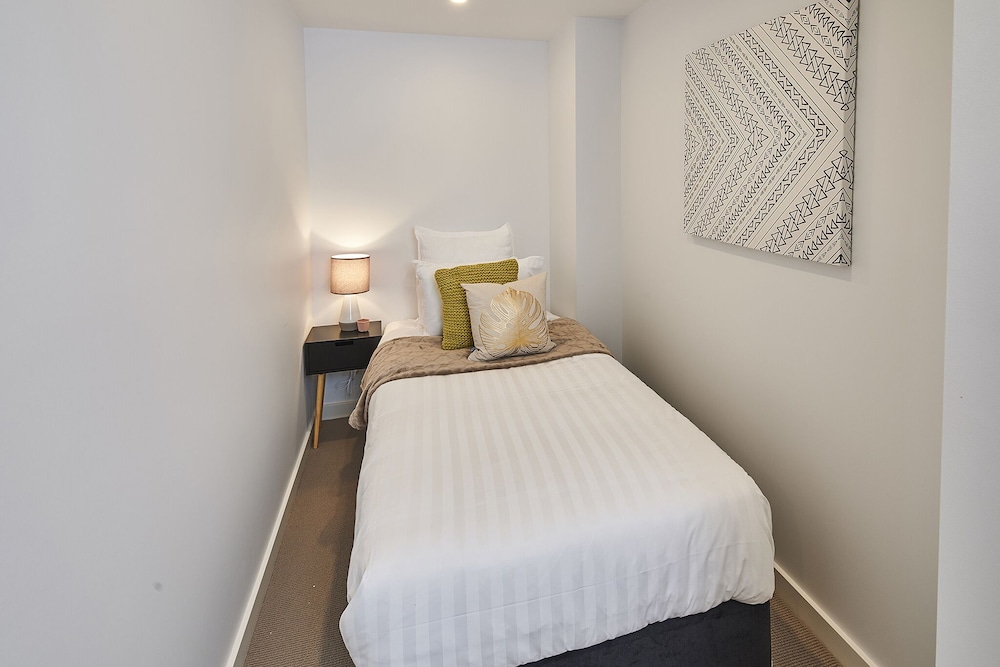 mega style apartments southbank