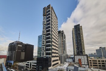 mega style apartments southbank