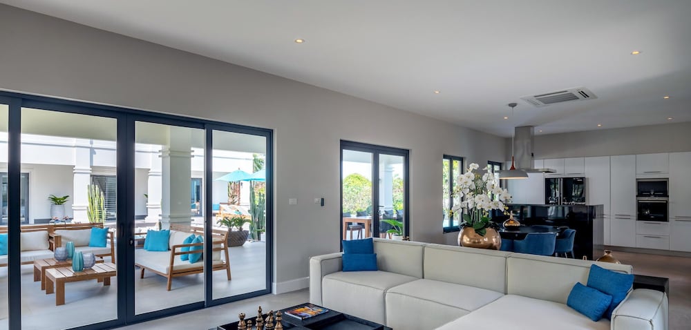 luxury 5 bedroom pool villa b11b