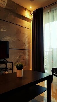 central park jb city sweet stay