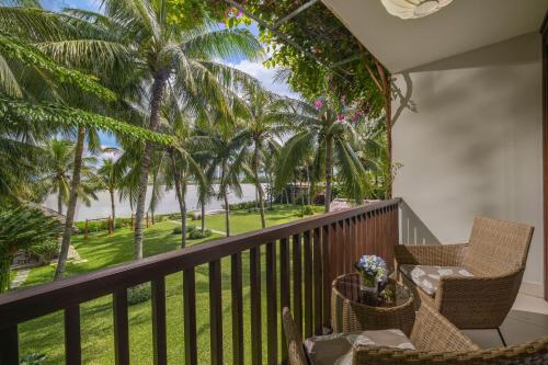 emerald hoi an riverside resort