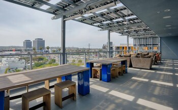 venice beach luxury apartments minutes to the marina and santa monica